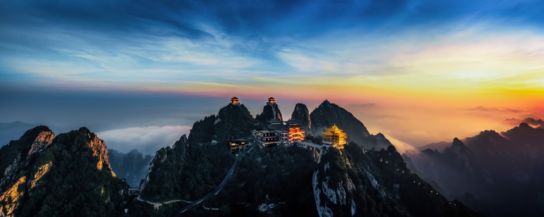 老君山金顶云海全景